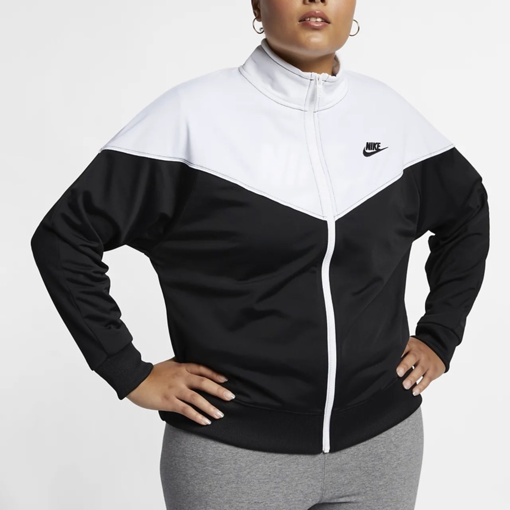 NIKE SWEATER